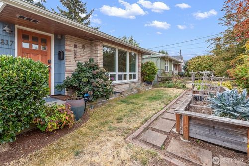 3817 Sw Kenyon St, Seattle, WA, 98126-3431 | Card Image