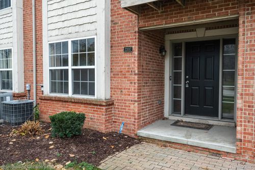 22017 Parkview Dr, Taylor, MI, 48180-6441 | Card Image
