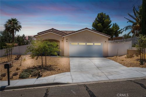 16277 Puesta Del Sol Dr, Victorville, CA, 92394-1441 | Card Image