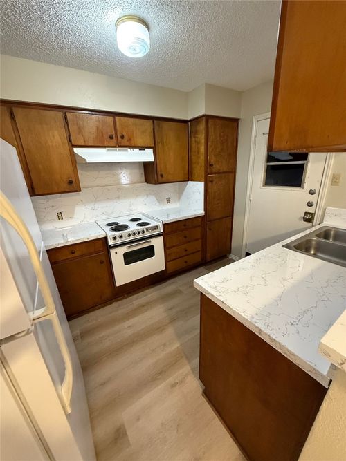 a-1118 N Nolan River Rd, Cleburne, TX, 76033-7846 | Card Image