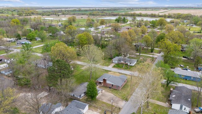 312 Mcbee St, House other with 3 bedrooms, 2 bathrooms and null parking in Commerce OK | Image 31