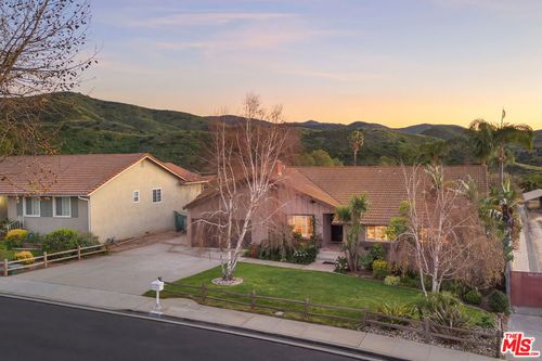 1218 Nonchalant Dr, Simi Valley, CA, 93065-5718 | Card Image