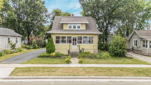 429 E Columbian Avenue, NEENAH, WI, 54956 | Card Image