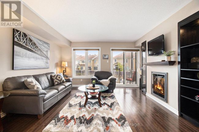2411 Esprit Dr, Condo with 2 bedrooms, 3 bathrooms and 1 parking in Orléans ON | Image 5