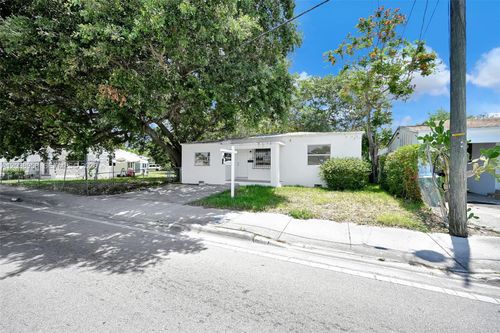 5511 Nw 12th Ave, Miami, FL, 33127-1423 | Card Image