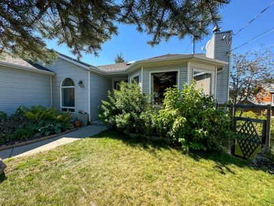 1522 3rd Ave, House other with 4 bedrooms, 3 bathrooms and 5 parking in Invermere BC | Image 1