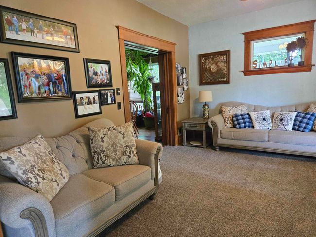 511 2 Nd St W, House other with 3 bedrooms, 2 bathrooms and null parking in Cresco IA | Image 5