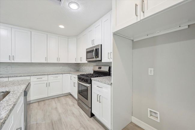 2505 Avenue F, House other with 5 bedrooms, 3 bathrooms and null parking in Nederland TX | Image 12