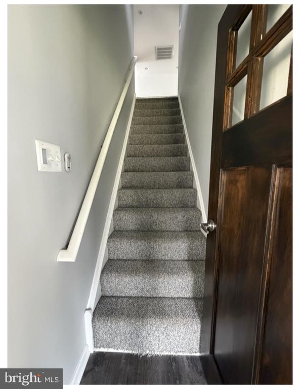Residential Lease in CHERRY HILL 3