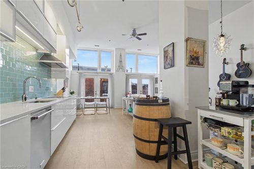 213-276 King St W, Kitchener, ON, N2G1B6 | Card Image