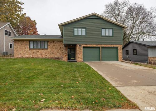 2705 36th St, Rock Island, IL, 61201-5642 | Card Image