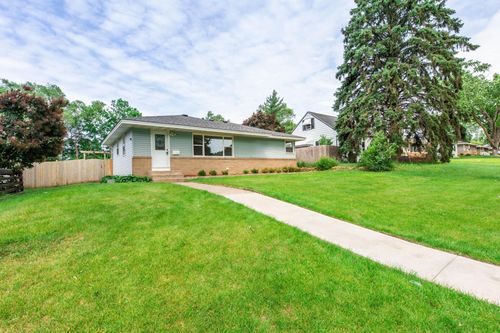 5206 7th St Ne, Columbia Heights, MN, 55421-1636 | Card Image