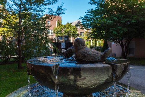 apt-3g-3345 90th St, Jackson Heights, NY, 11372-1621 | Card Image