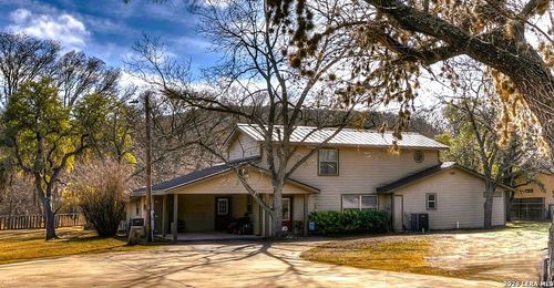 6496 N Us Highway 83, Leakey, TX, 78873-3067 | Card Image