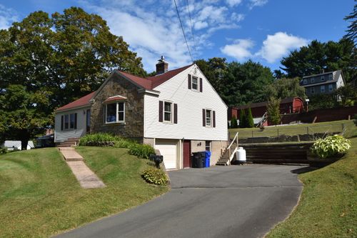 64 N Park St, Ellington, CT, 06029-4137 | Card Image