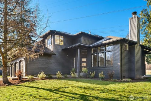 10427 248th Ave Ne, Redmond, WA, 98053-6204 | Card Image