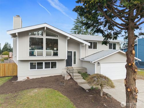 2214 Se 21st St, Renton, WA, 98055-4545 | Card Image