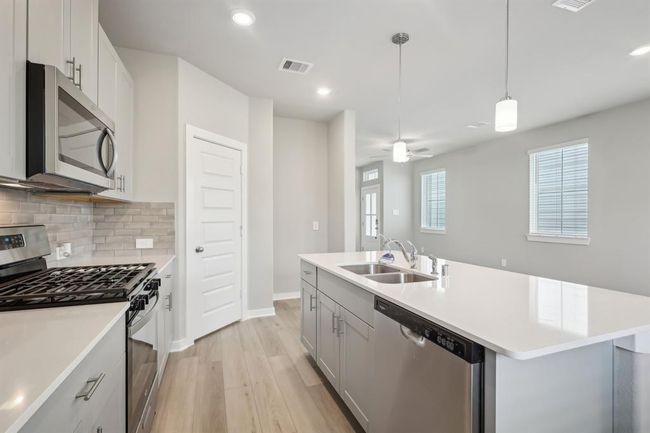 537 Morning Tide Ln, House other with 3 bedrooms, 3 bathrooms and 2 parking in Kemah TX | Image 14