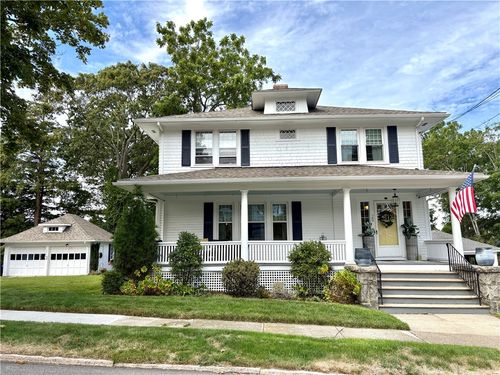 28 Spruce St, Westerly, RI, 02891-1945 | Card Image