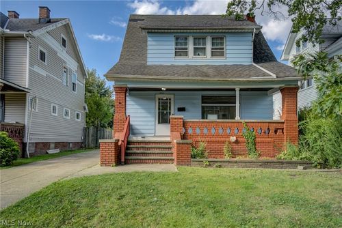 10105 Greenview Ave, Garfield Heights, OH, 44125-1517 | Card Image