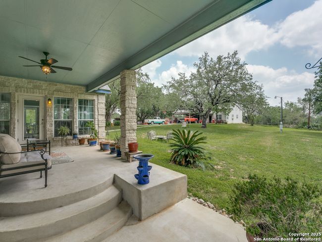 6840 S Loop 1604 W, House other with 3 bedrooms, 3 bathrooms and null parking in Von Ormy TX | Image 32