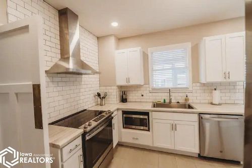 801 N 5th St, Burlington, IA, 52601-4906 | Card Image