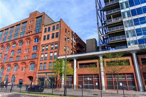 apt-406-635 W Lakeside Ave, Cleveland, OH, 44113-1077 | Card Image