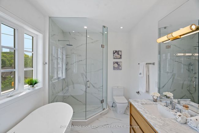 1204 Avenue Rd, House attached with 3 bedrooms, 3 bathrooms and null parking in Toronto ON | Image 12