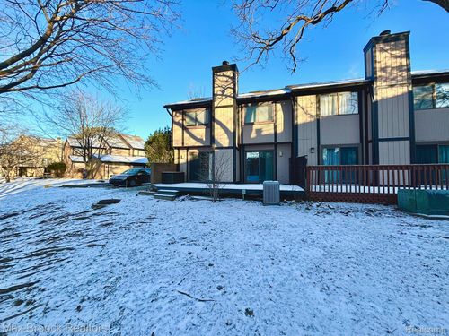 5238 Brett Ct, West Bloomfield, MI, 48322-2135 | Card Image