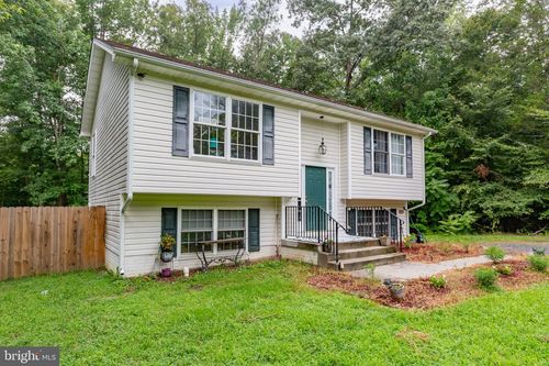 877 Campers Ln, RUTHER GLEN, VA, 22546-1427 | Card Image
