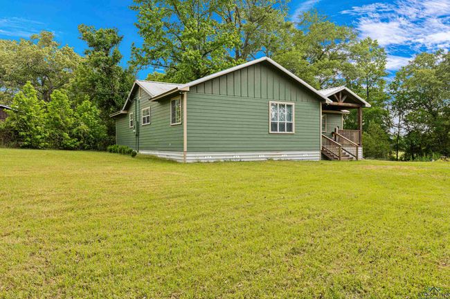 309 Old Highway 135 N, House other with 3 bedrooms, 2 bathrooms and null parking in Gladewater TX | Image 6