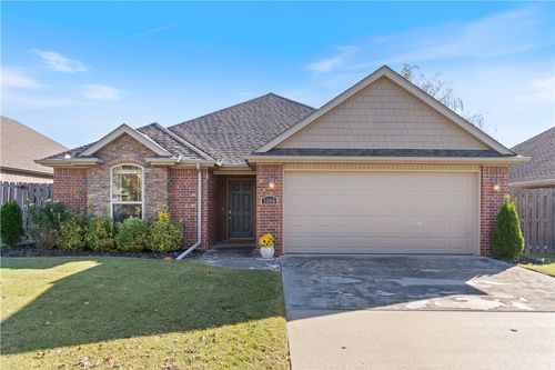 3046 N Raven Ln, Fayetteville, AR, 72704-6528 | Card Image