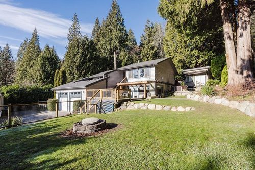 2016 Coach Rd, Roberts Creek, BC, V0N2W6 | Card Image