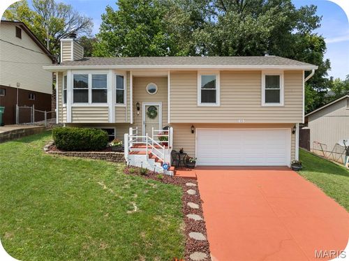819 Country Brook Ln, Imperial, MO, 63052-1773 | Card Image