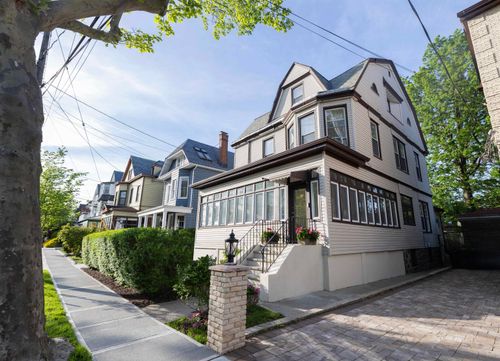 749 Boulevard E, Weehawken, NJ, 07086-6927 | Card Image