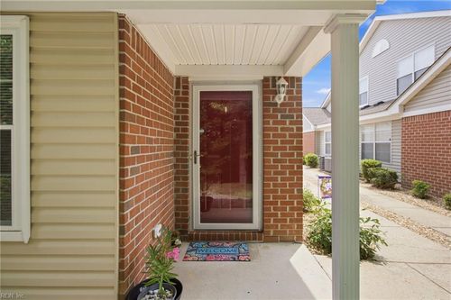 713 Oak Mill Ln, Newport News, VA, 23602-9458 | Card Image