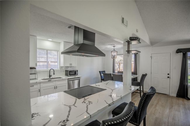 23310 Dew Wood Ln, House other with 3 bedrooms, 2 bathrooms and 2 parking in Spring TX | Image 4