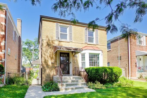 6028 N Whipple St, Chicago, IL, 60659-2417 | Card Image