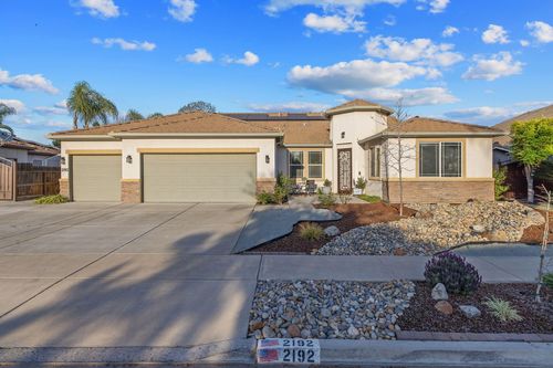 2192 N Weyrich Court, Tulare, CA, 93274 | Card Image