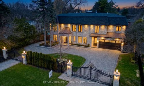 27 Laureleaf Road, Markham, ON, L3T2X4 | Card Image