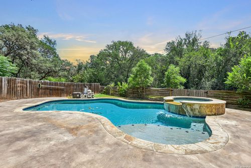 15840 Walnut Creek Dr, San Antonio, TX, 78247-5590 | Card Image