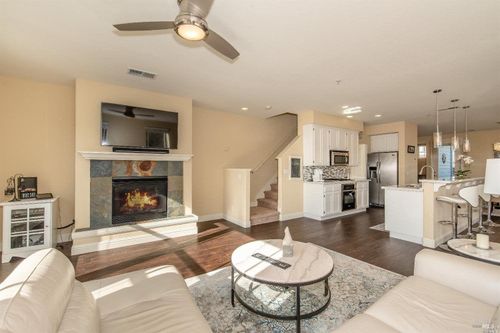 121 Johnson Street, Windsor, CA, 95492 | Card Image