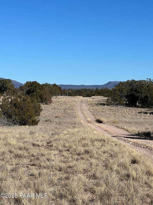 26300 W Highway Rd, Seligman, AZ, 86337 | Card Image