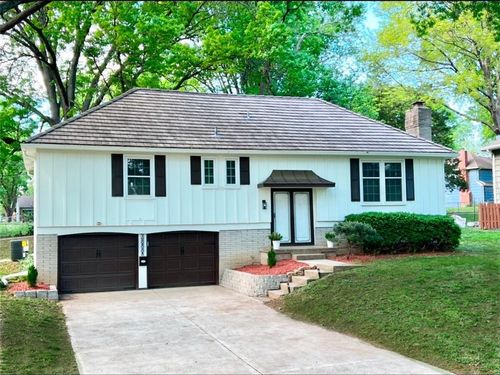 10806 96th St, Overland Park, KS, 66214-2214 | Card Image