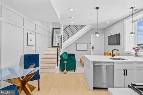 ph1-1915 H St Ne, WASHINGTON, DC, 20002-7984 | Card Image