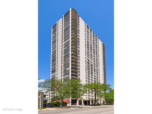 2207d-1355 N Sandburg Terrace, Chicago, IL, 60610 | Card Image