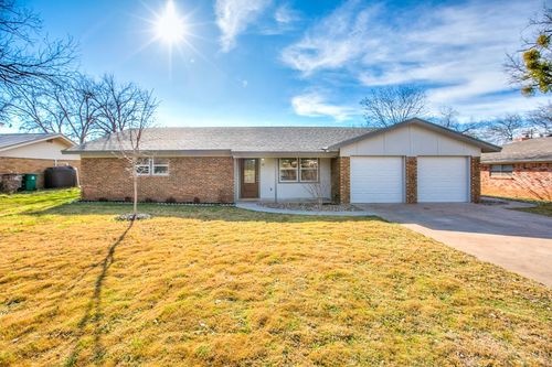 11 Clark Dr, San Angelo, TX, 76904-4937 | Card Image