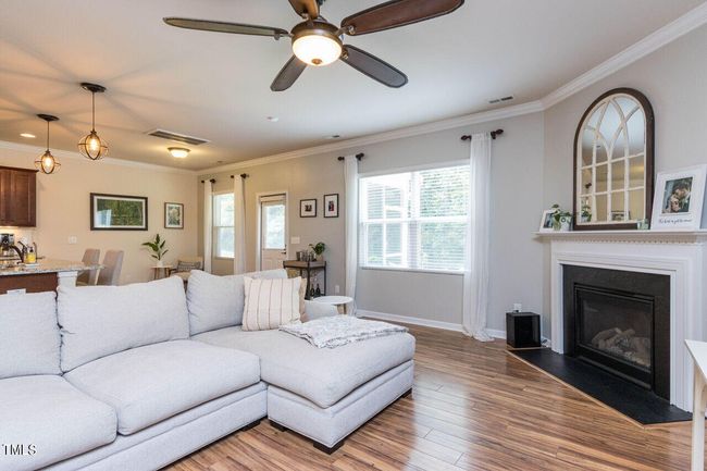 011-1280x960-living-room | Image 6