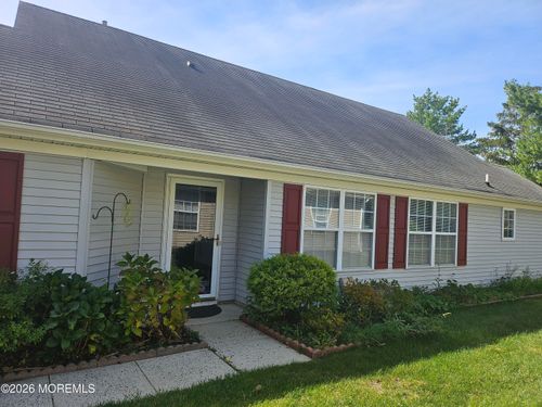 6 Rosewood Dr, Lakewood, NJ, 08701-5709 | Card Image