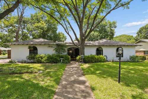 9519 Springwater Dr, Dallas, TX, 75228-4189 | Card Image